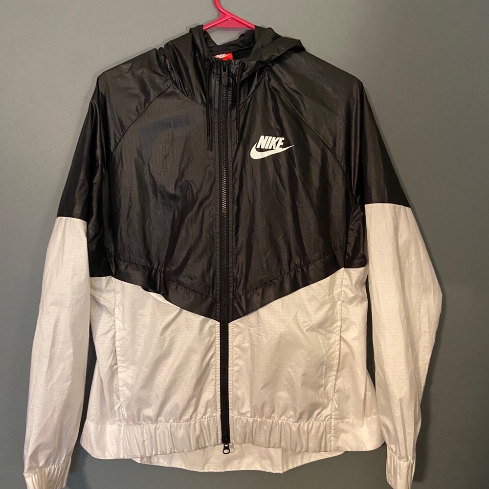 Nike Women’s Windbreaker